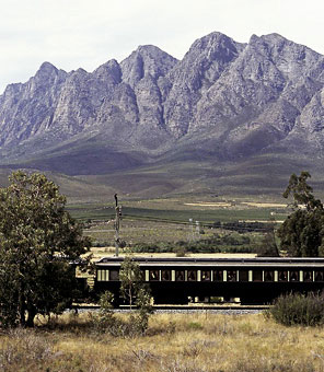 Mit dem Luxuszug &bdquo;Rovos Rail&ldquo; kann man quer durch S&uuml;dafrika reisen.
